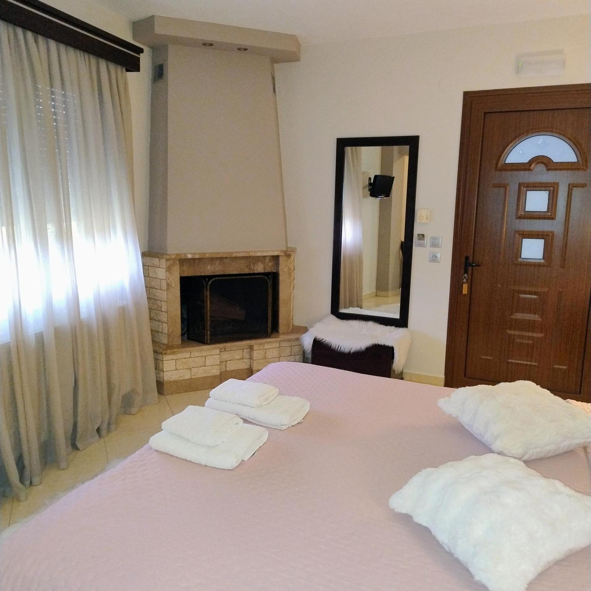 Neraides Hotel Káto Loutrákion Kültér fotó