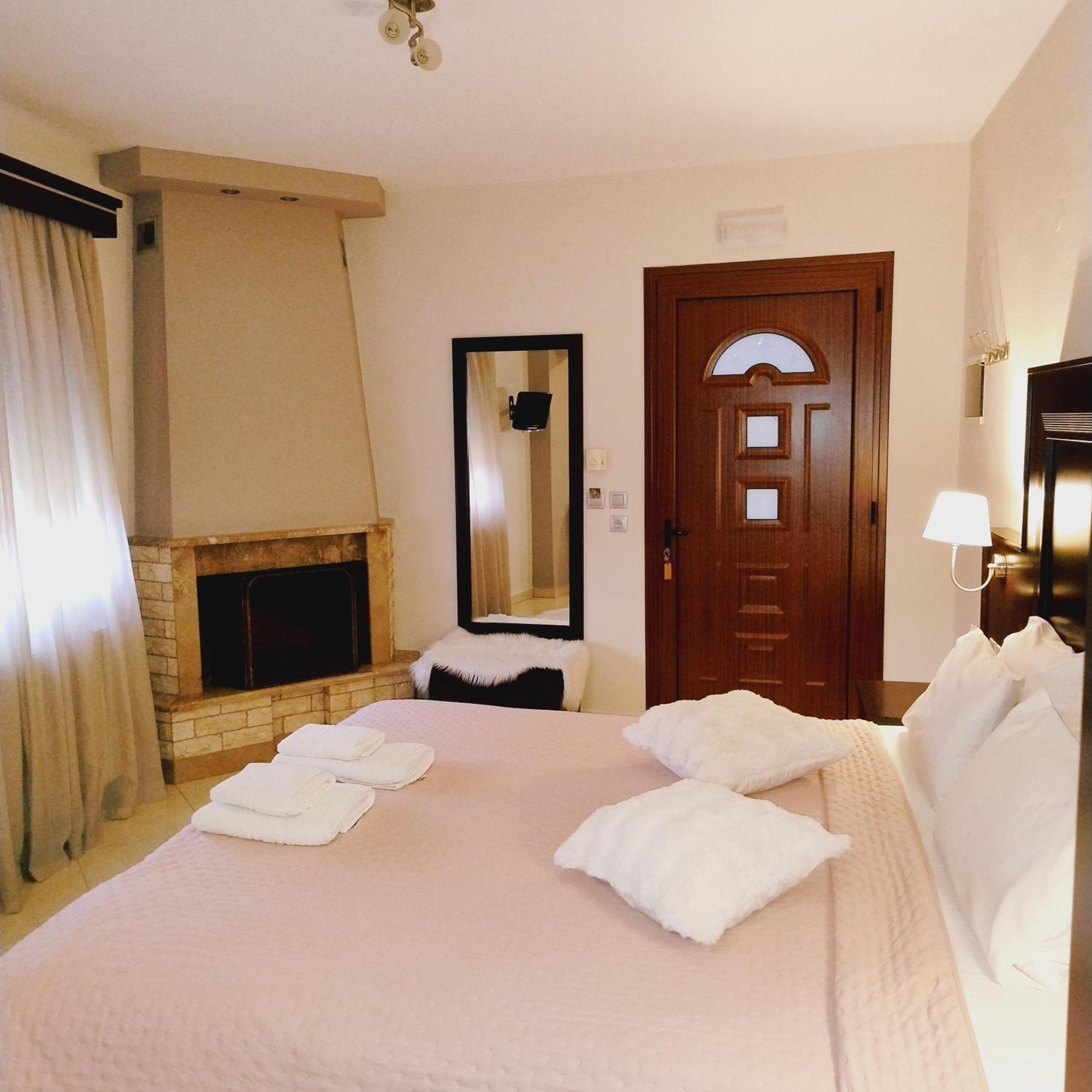 Neraides Hotel Káto Loutrákion Szoba fotó